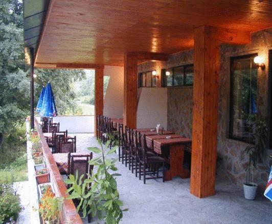 Hotel Paradise Place Kalofer Ngoại thất bức ảnh