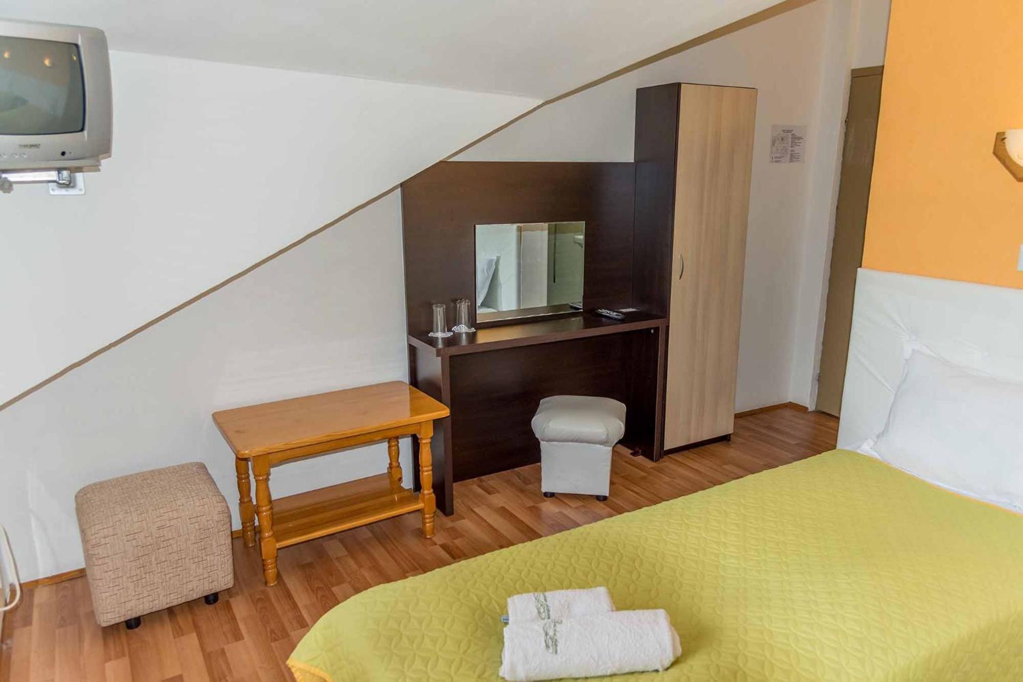 Hotel Paradise Place Kalofer Ngoại thất bức ảnh